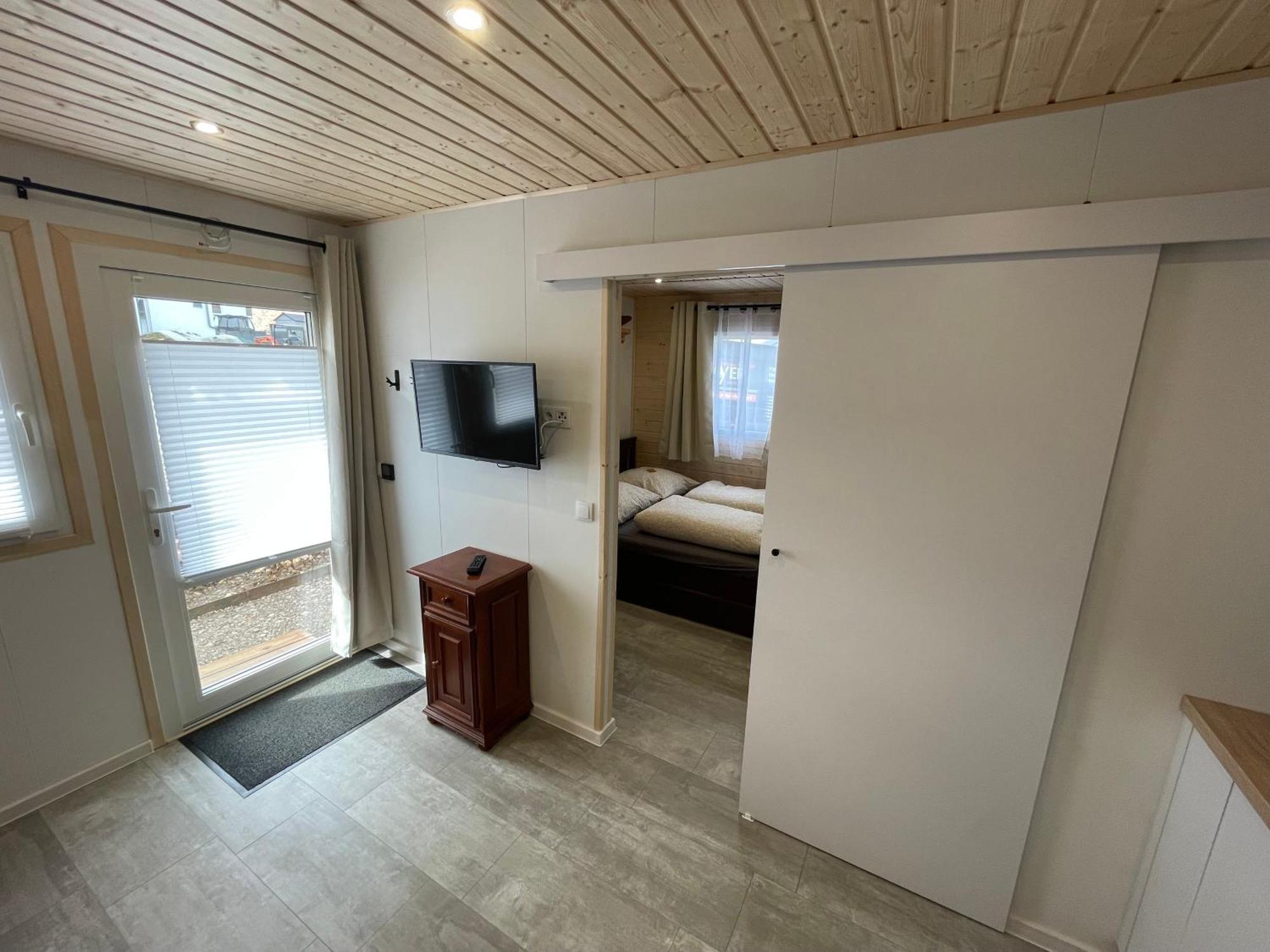 Tinyhaus #4 Huelben - Ortsrand - Kostenlose Parkplaetze Hulben Esterno foto